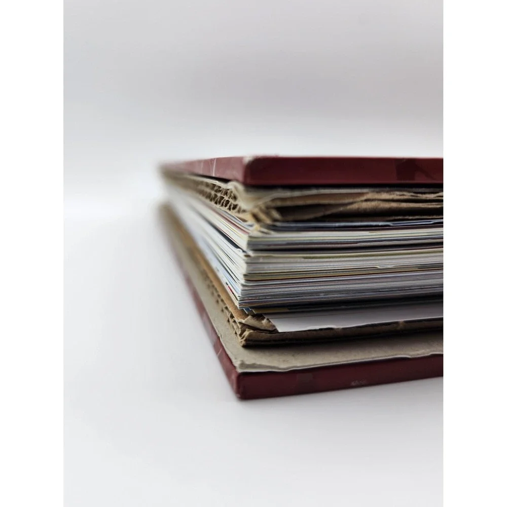 The Marvel Vault: Museum-in-a-Book with Rare Collectibles FRENCH‎